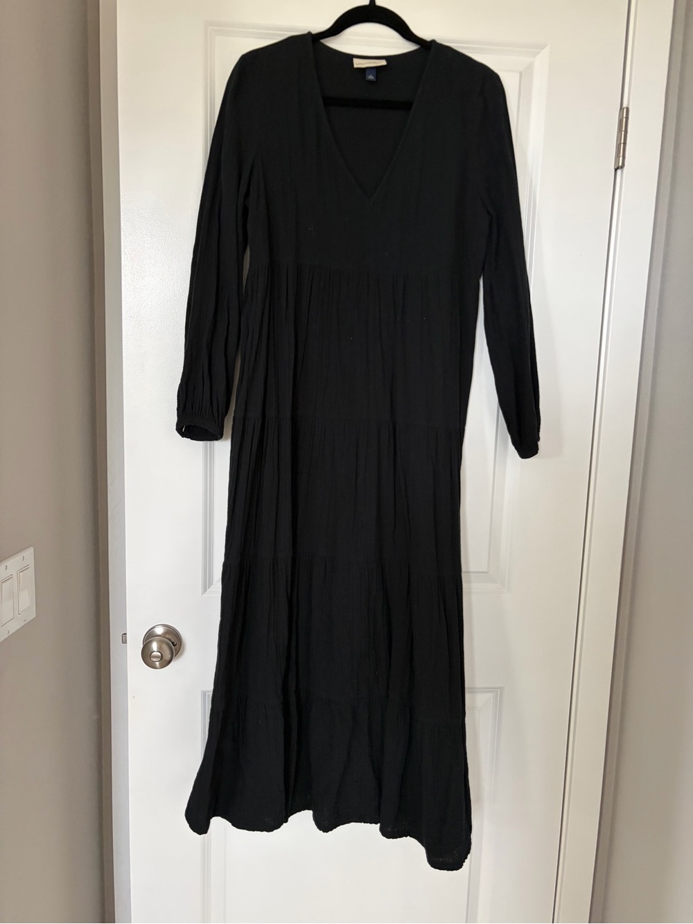 Universal Thread Black V-Neck Tiered Maxi Dress